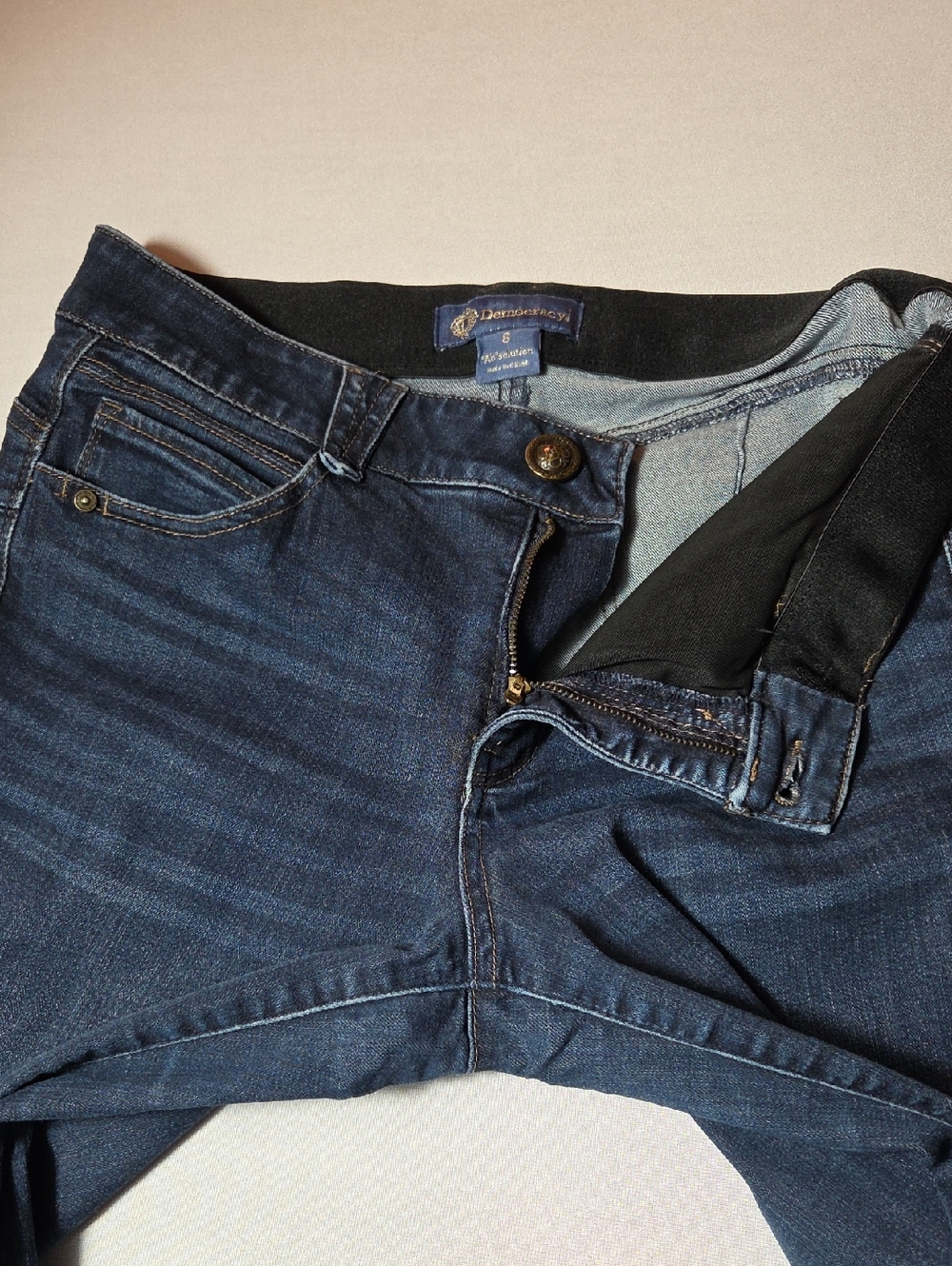 Democracy "Ab"solution Straight Leg Jeans Size 8 - Picture 7 of 10